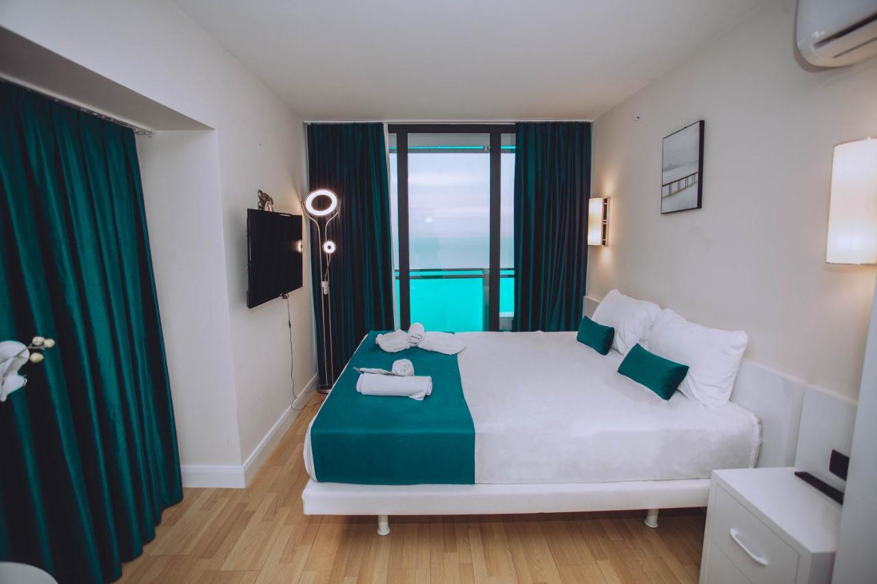 Batumi Luxury Resort & Sea View Aparthotel Bagian luar foto