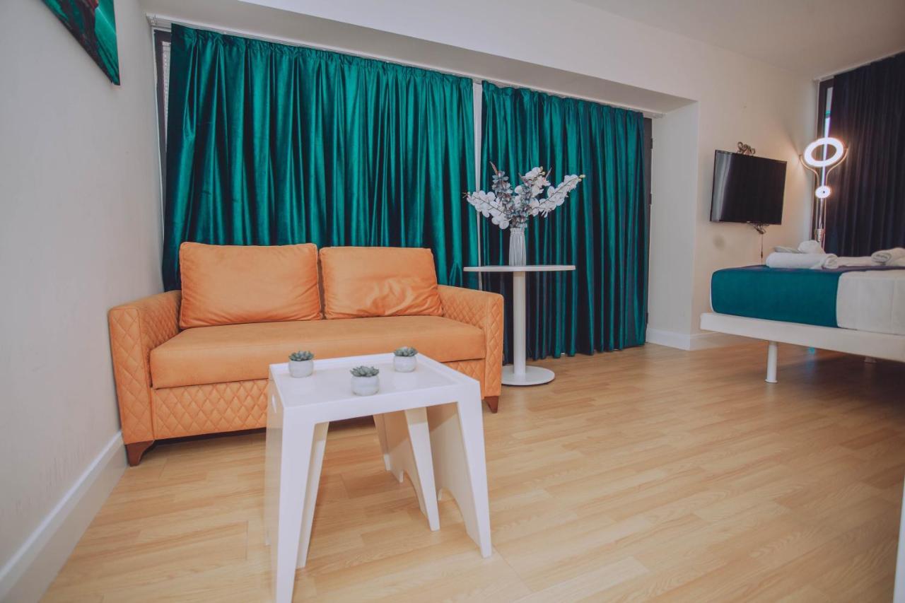 Batumi Luxury Resort & Sea View Aparthotel Bagian luar foto